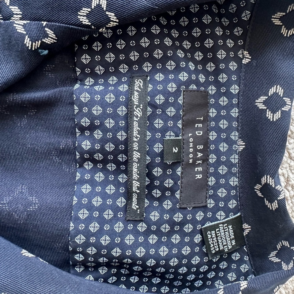 Ted Baker, size 2. Short sleeve patterned shirt - Picture 6 of 6